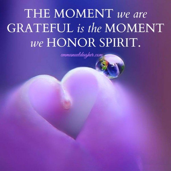 TheMomoentweareGratefyl-600×600 